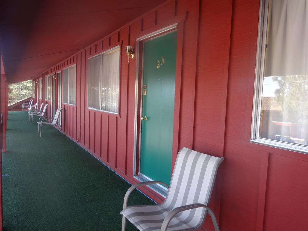 Boulder Lodge Джун Лейк Екстериор снимка