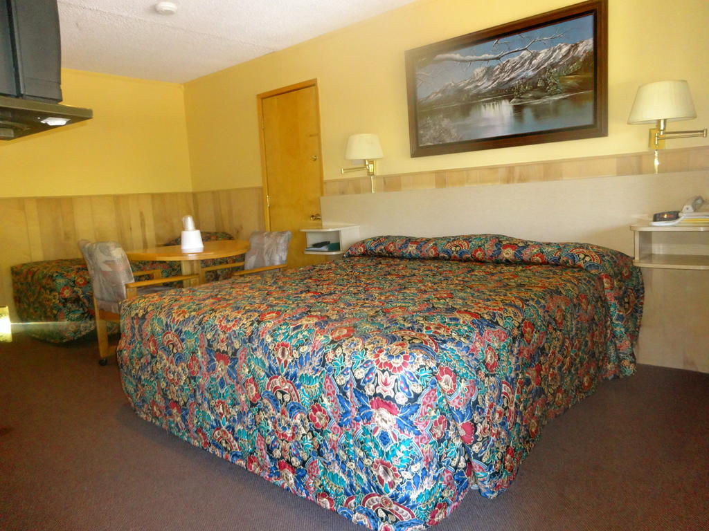 Boulder Lodge Джун Лейк Стая снимка