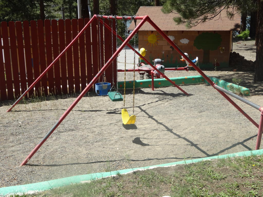 Boulder Lodge Джун Лейк Екстериор снимка